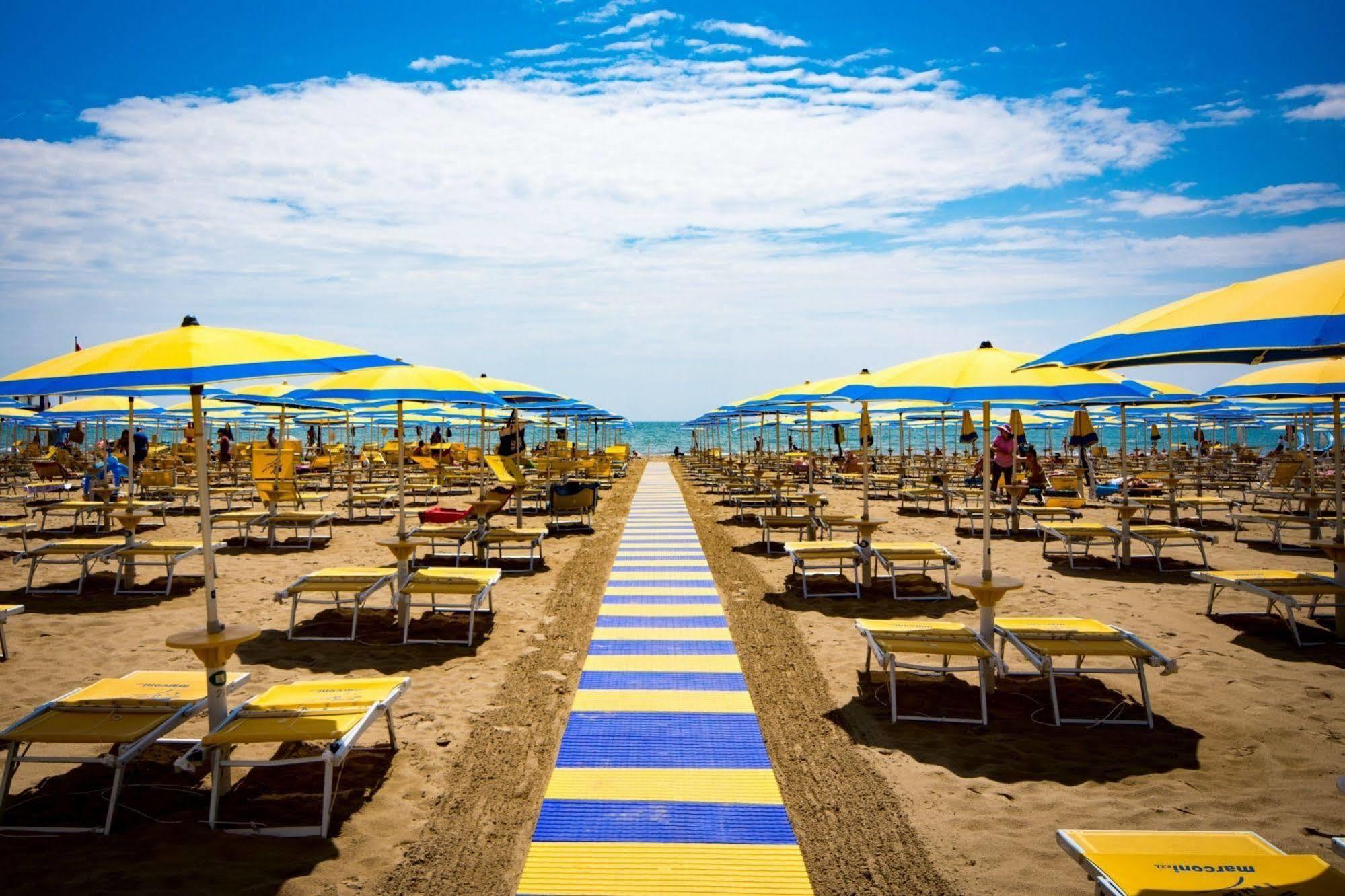 Hotel Venezuela Lido di Jesolo Esterno foto